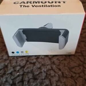 Universal Vent Smartphone Phone Car mount. New in Box. Green.